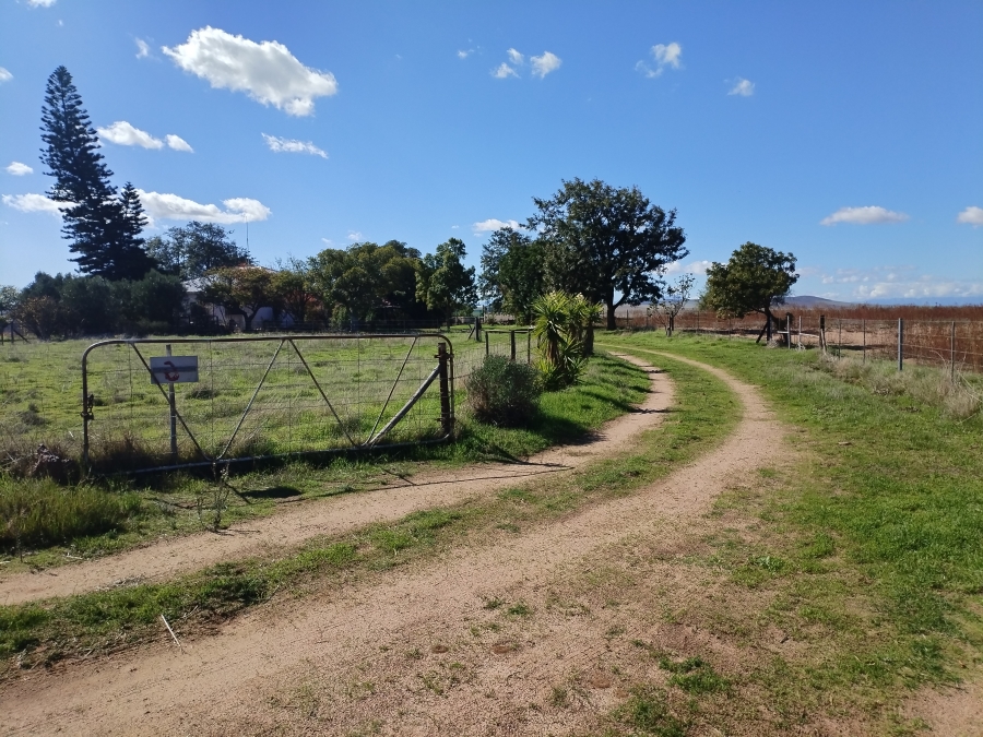 4 Bedroom Property for Sale in Ruststasie Western Cape